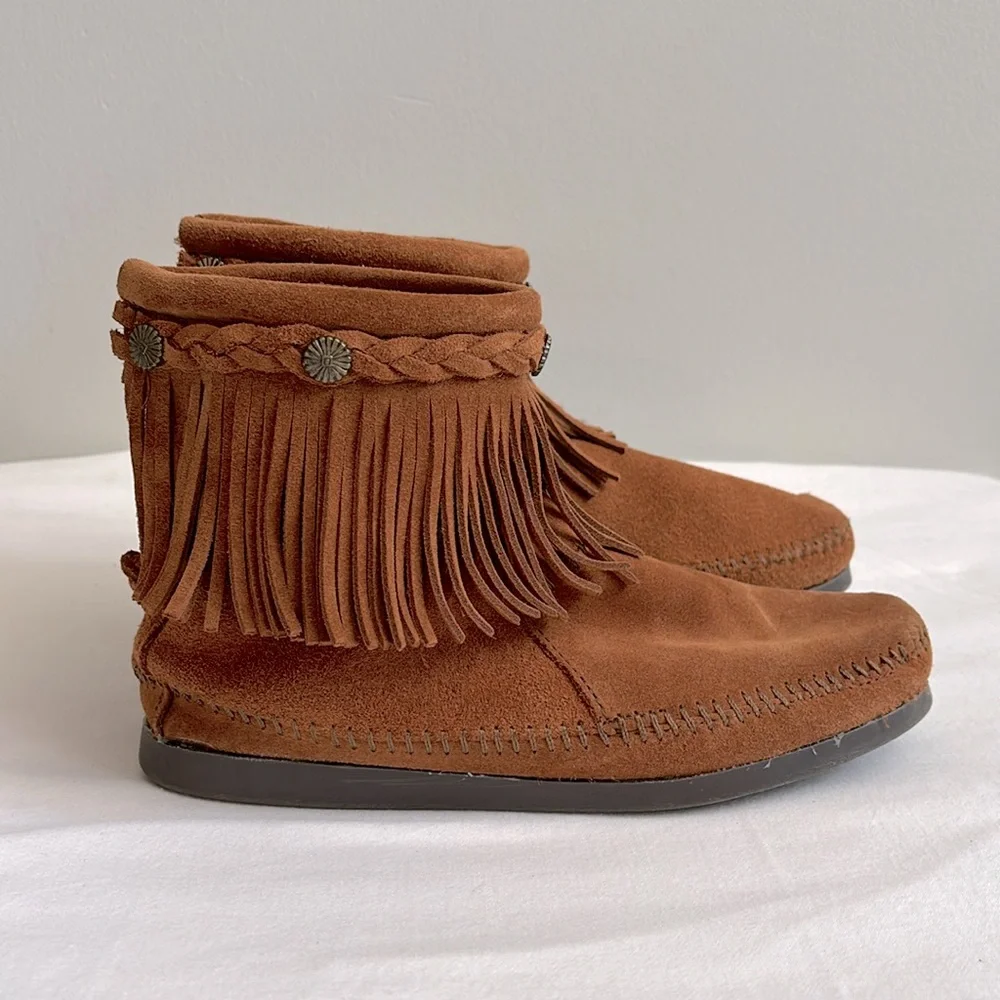 Minnetonka fringe ankle boot moccasins with stud detail - Picture 1 of 7
